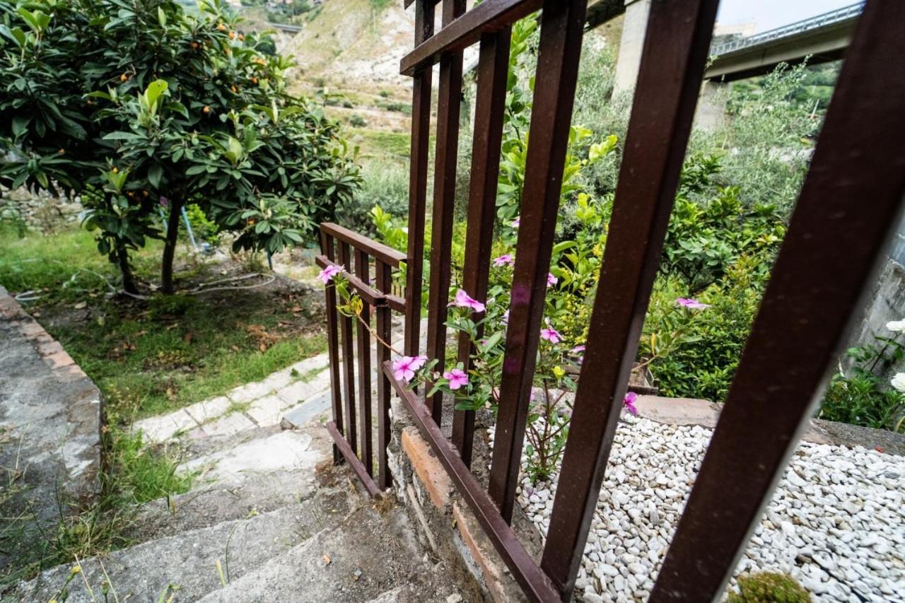 Villetta La Pietra Taormina Exterior foto